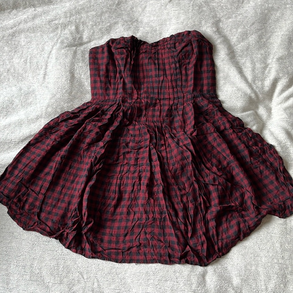 LAST CHANCE 
UO Strapless Babydoll Dress